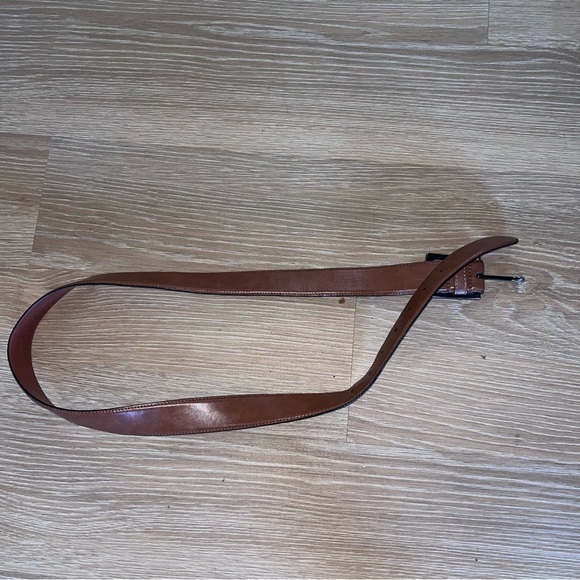 Van Heusen Other - Van Heusen brown leather belt